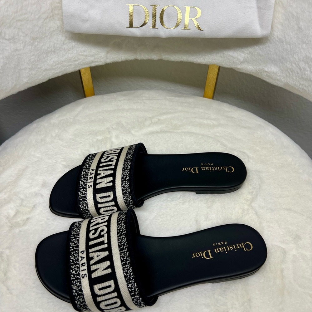 Dway Dior Slides
